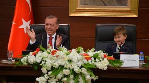 E­r­d­o­ğ­a­n­­d­a­n­ ­­T­w­i­t­t­e­r­ ­K­u­l­l­a­n­m­ı­y­o­r­u­m­­ ­D­i­y­e­n­ ­K­ü­ç­ü­k­ ­B­a­ş­b­a­k­a­n­­a­ ­A­l­k­ı­ş­